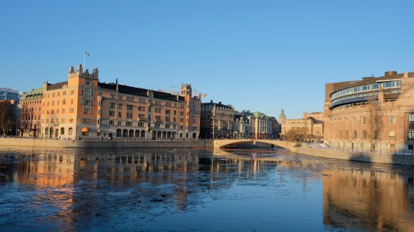 7EEC8F7D-B3B8-4FA8-BF71-ED1579A27CC3